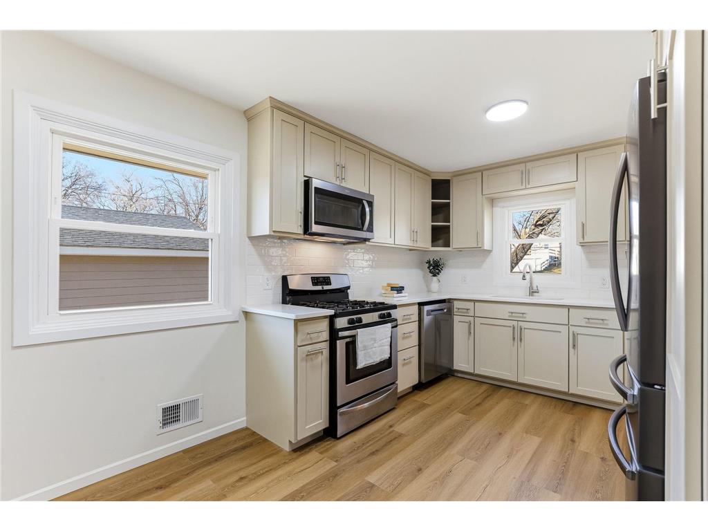 8933 Wally Drive Golden Valley MN 55427 7086952 image7