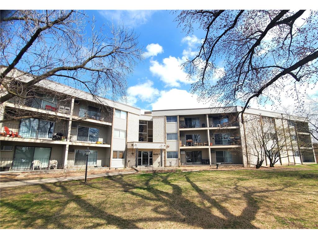 8935 Old Cedar Avenue S #113 Bloomington MN 55425 7028335 image1