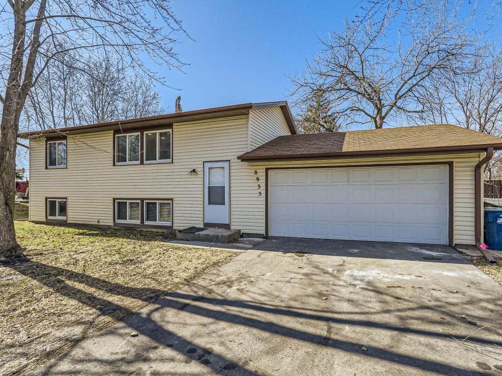 8935 Vinewood Lane N Maple Grove MN 55369 6495120 image1