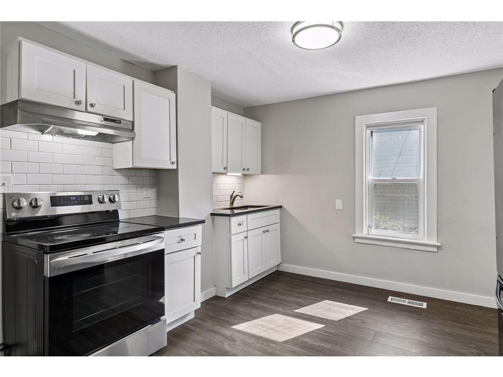 894 Euclid Street Saint Paul MN 55106 7076743 image14