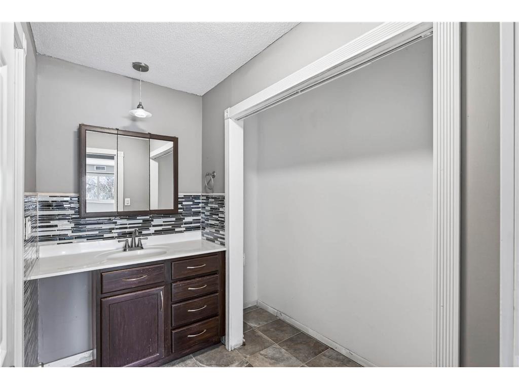 8940 Neill Lake Road #135E Eden Prairie MN 55347 7003137 image18