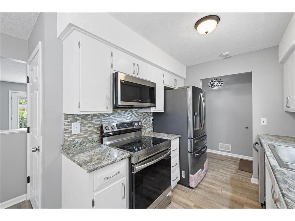 8941 48th Avenue N New Hope MN 55428 7083558 image1