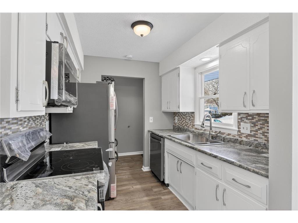 8941 48th Avenue N New Hope MN 55428 7083558 image2