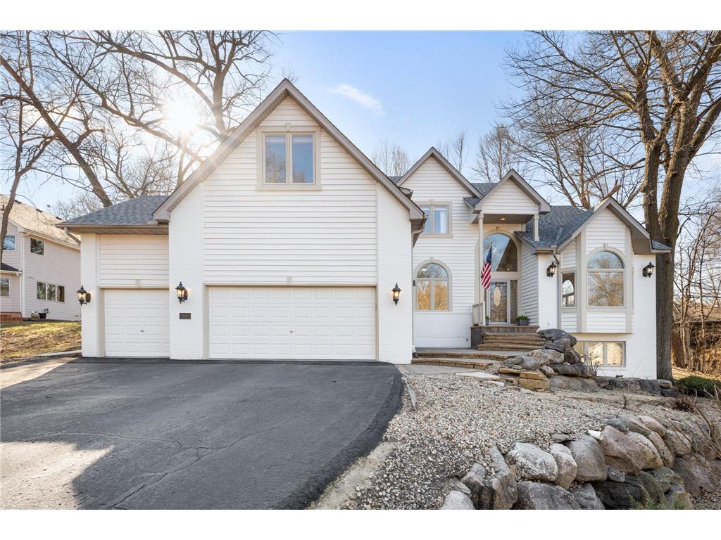 8941 Vandegriff Way Maple Grove MN 55311 7027391 image1