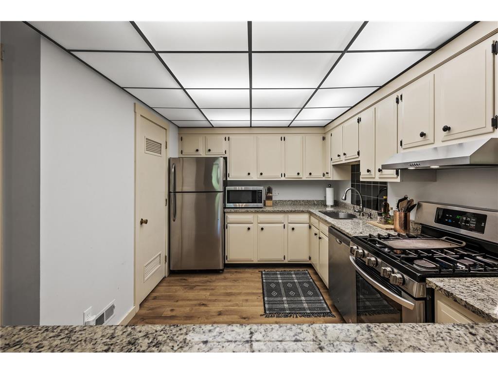 8948 Neill Lake Road #155E Eden Prairie MN 55347 - Neil 7075431 image3