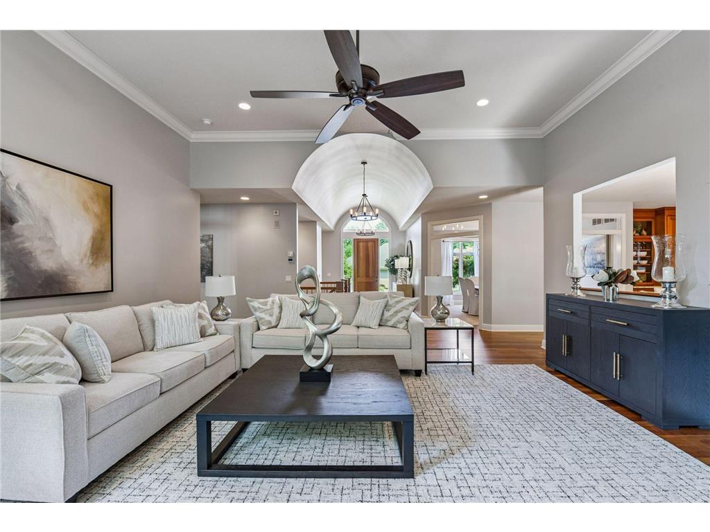 8950 Mariabo Circle Bloomington MN 55438 - Bush 6768391 image1