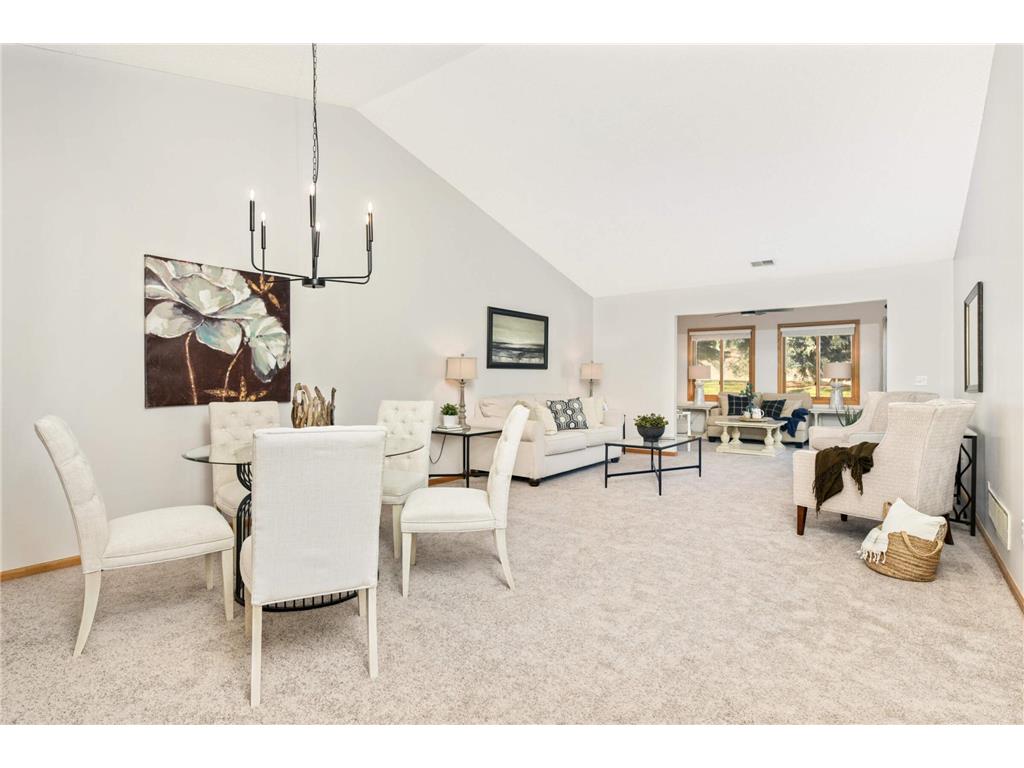 8952 Thomas Drive Woodbury MN 55125 6468229 image1