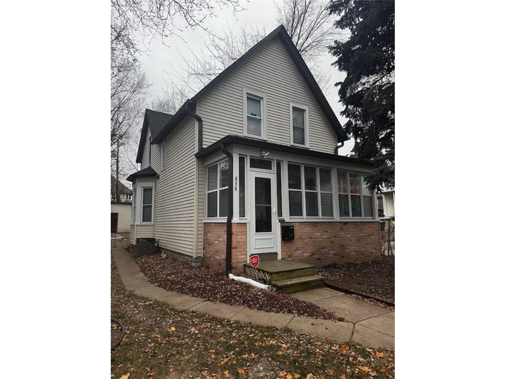 896 6th Street E Saint Paul MN 55106 6635891 image1