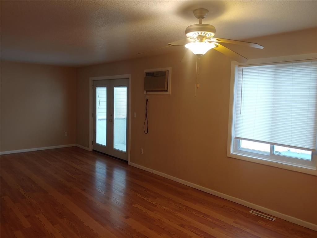 896 Wescott Square Eagan MN 55123 7039962 image2