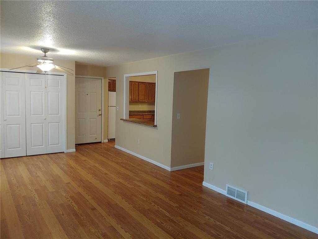 896 Wescott Square Eagan MN 55123 7039962 image3