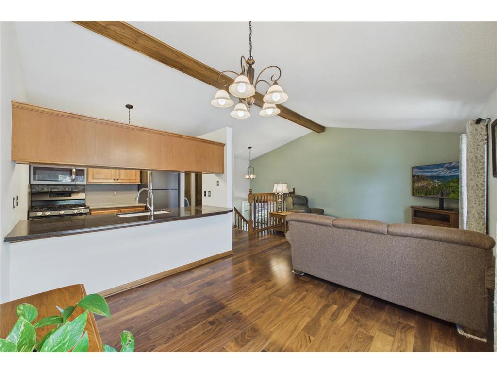 8961 42nd Avenue N New Hope MN 55427 7051659 image3