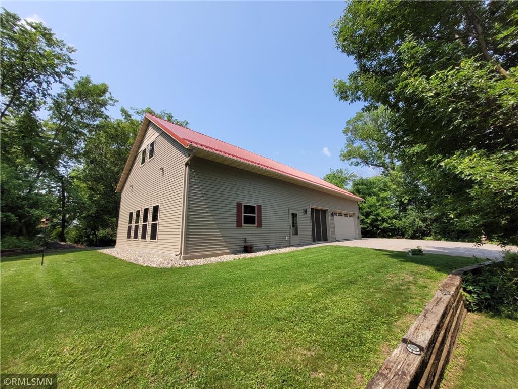 8961 70th Street NW Annandale MN 55302 6726538 image1