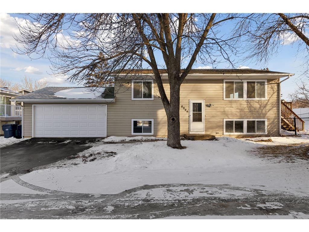 8964 Vinewood Lane N Maple Grove MN 55369 7008557 image1