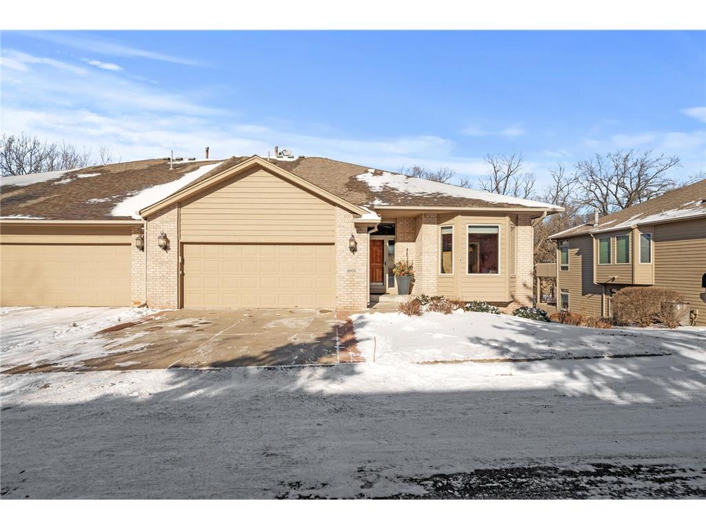 8976 Hunters Way Apple Valley MN 55124 6513193 image1