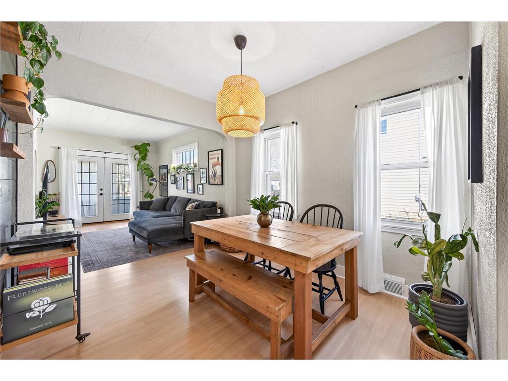 898 Juno Avenue Saint Paul MN 55102 7043626 image1