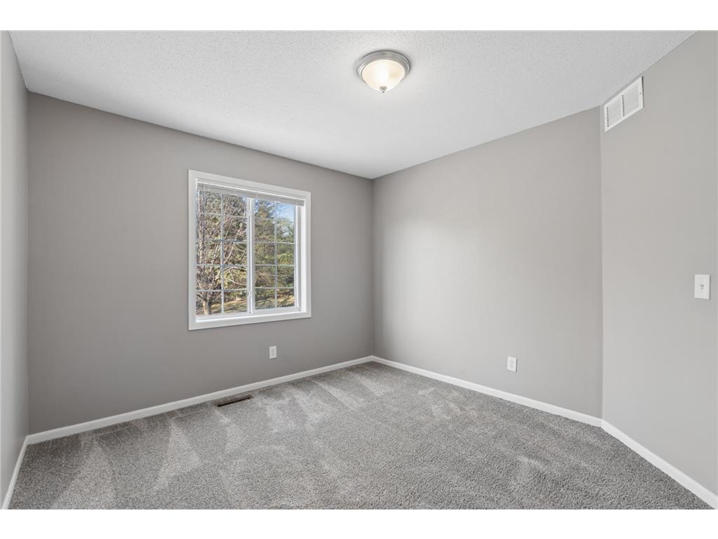 8981 Spring Lane Woodbury MN 55125 7061890 image23