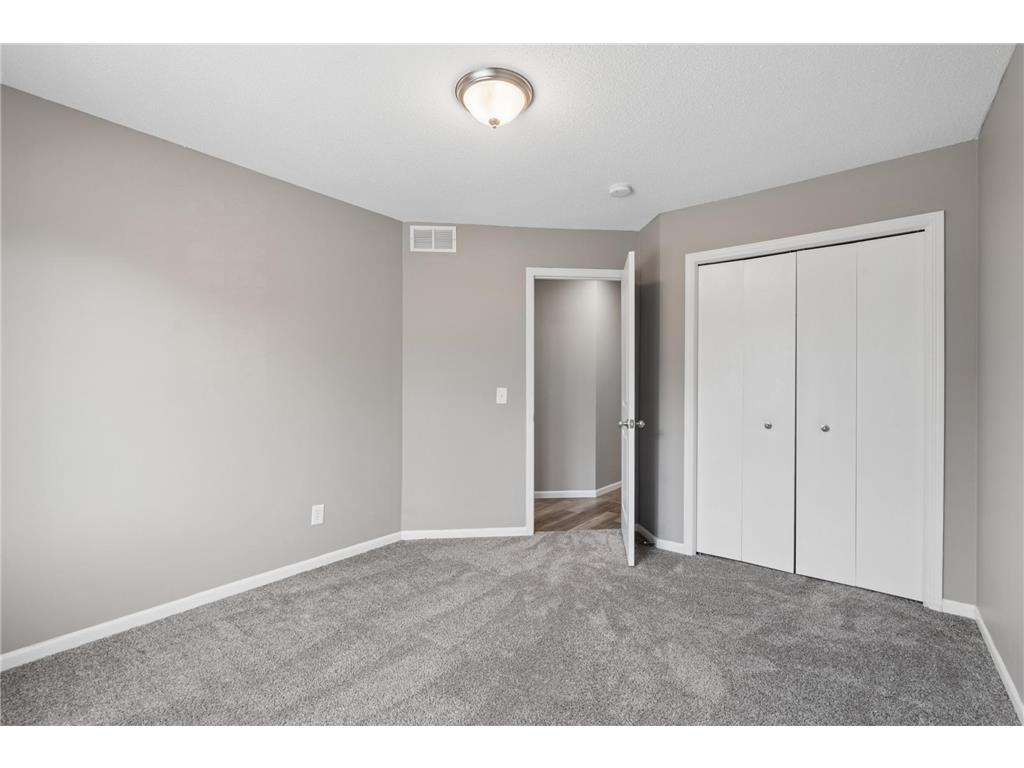 8981 Spring Lane Woodbury MN 55125 7061890 image24