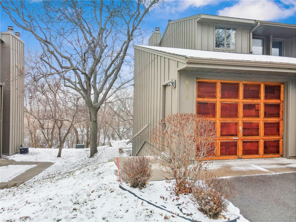 8984 Neill Lake Road Eden Prairie MN 55347 - Neil 6496651 image1