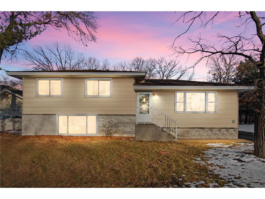 8991 Pierce Street NE Blaine MN 55434 6491001 image1