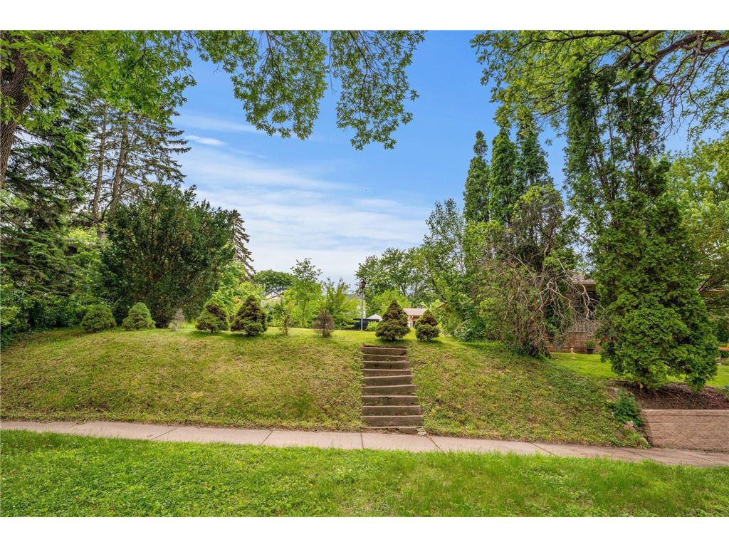 8XX Humboldt Avenue West Saint Paul MN 55118 6756432 image3