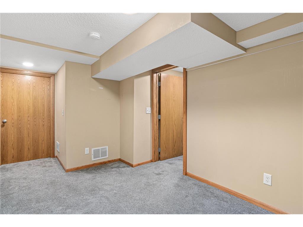 9 Acker Street W Saint Paul MN 55117 7021649 image17