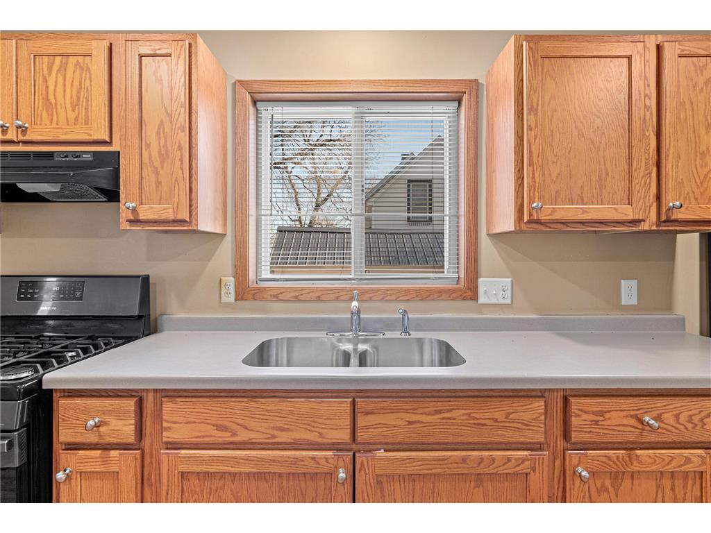 9 Acker Street W Saint Paul MN 55117 7021649 image4