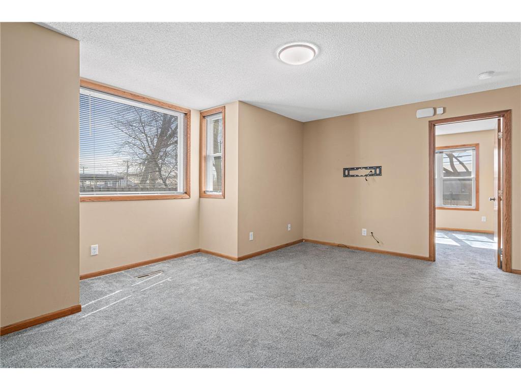 9 Acker Street W Saint Paul MN 55117 7021649 image8