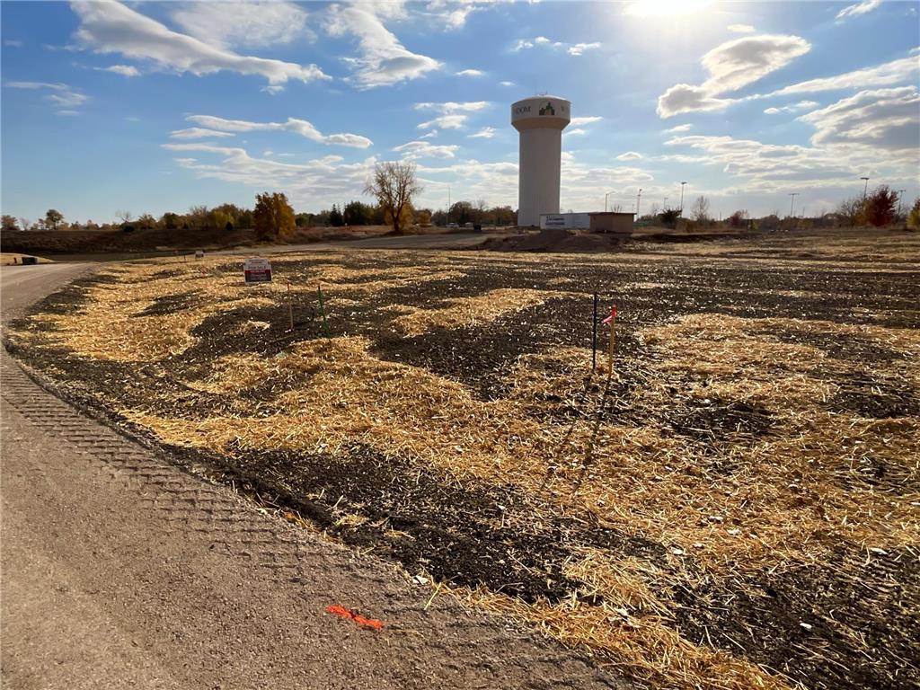 9 Cottonwood Lake Boulevard Windom MN 56101 6617805 image8