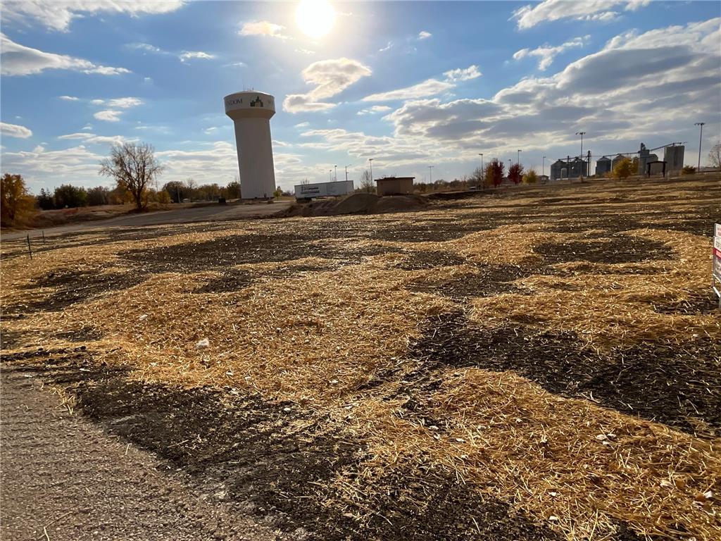 9 Cottonwood Lake Boulevard Windom MN 56101 6617805 image9