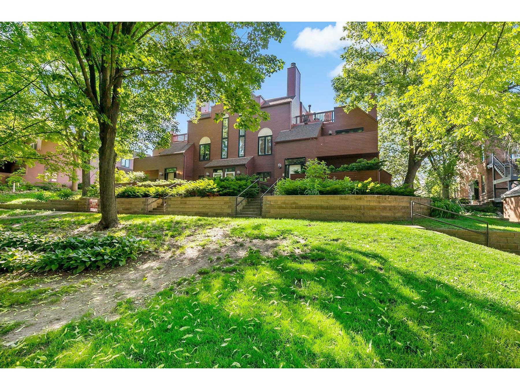 9 Irvine Park 9B, Saint Paul, MN 55102 MLS 6021221 Edina Realty