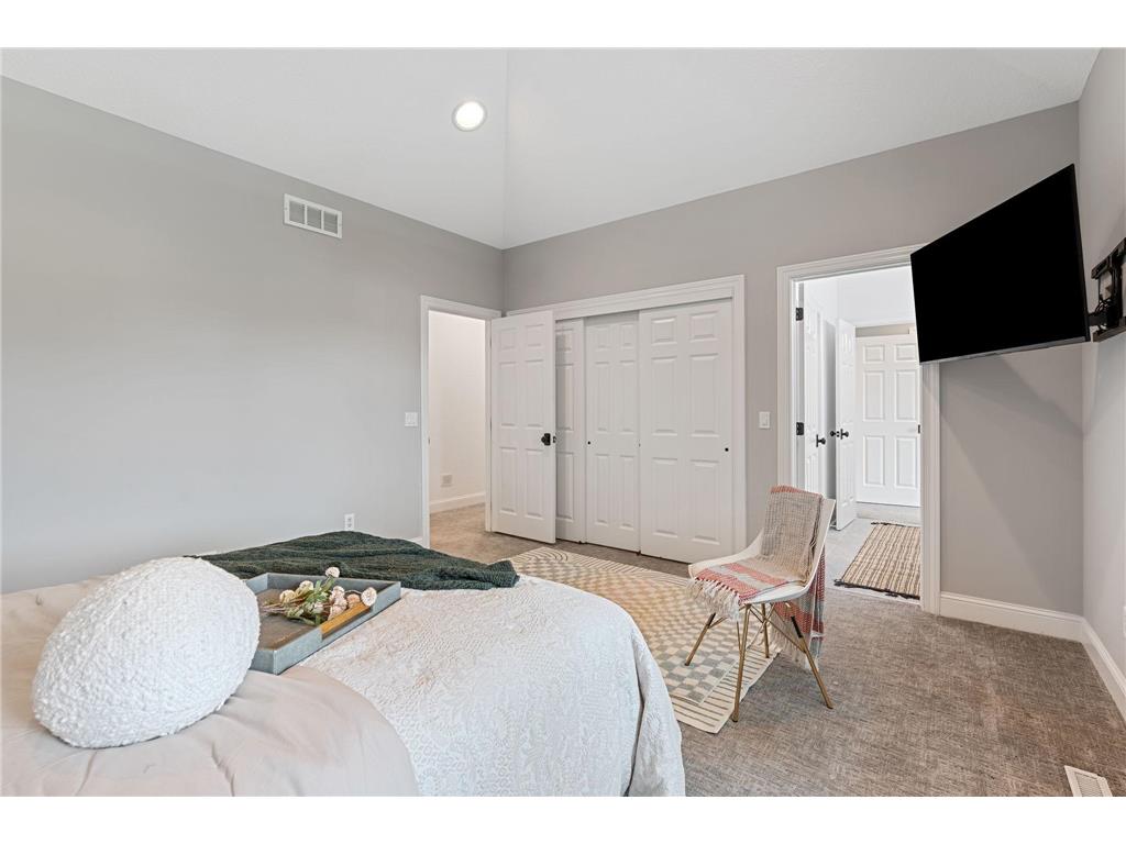 9 Red Forest Way North Oaks MN 55127 7082126 image56