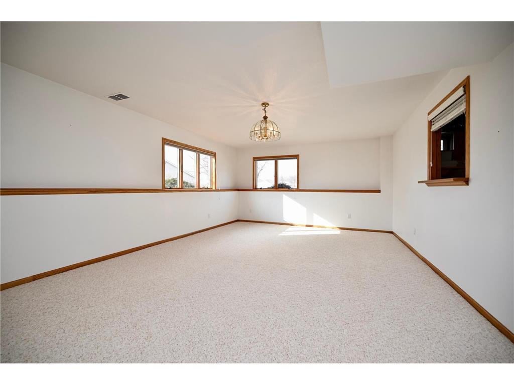 9 Williams Street Lewiston MN 55952 7018317 image22