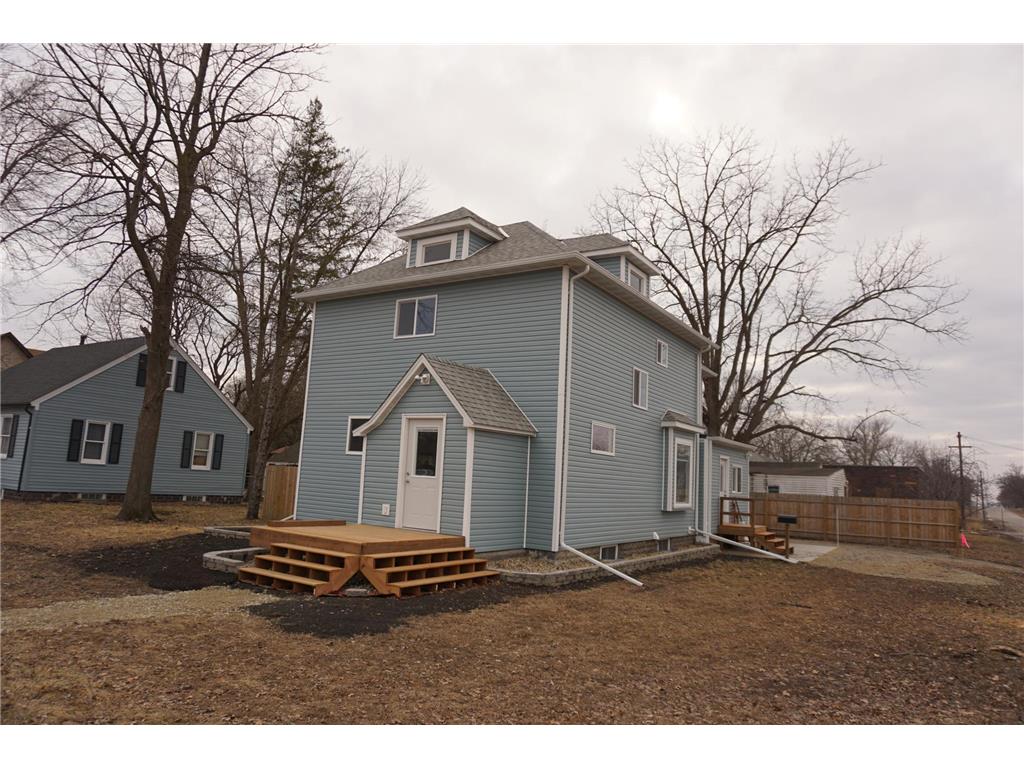 90 5th Avenue NW Wells MN 56097 7034752 image1