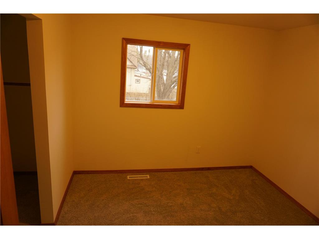 90 5th Avenue NW Wells MN 56097 7034752 image11