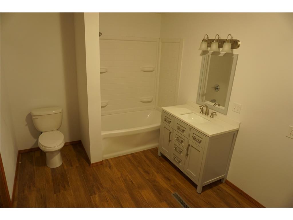 90 5th Avenue NW Wells MN 56097 7034752 image5