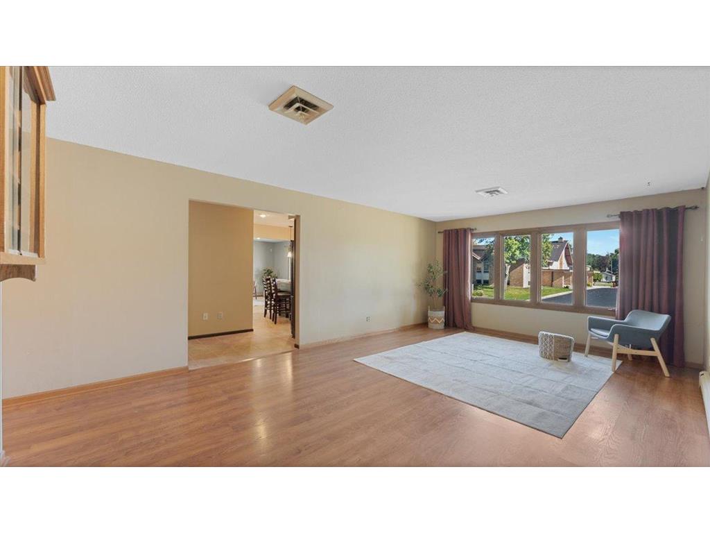 900 13th Avenue SW Willmar MN 56201 7003965 image10