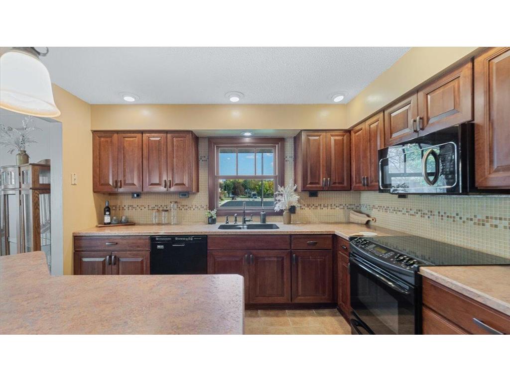 900 13th Avenue SW Willmar MN 56201 7003965 image14