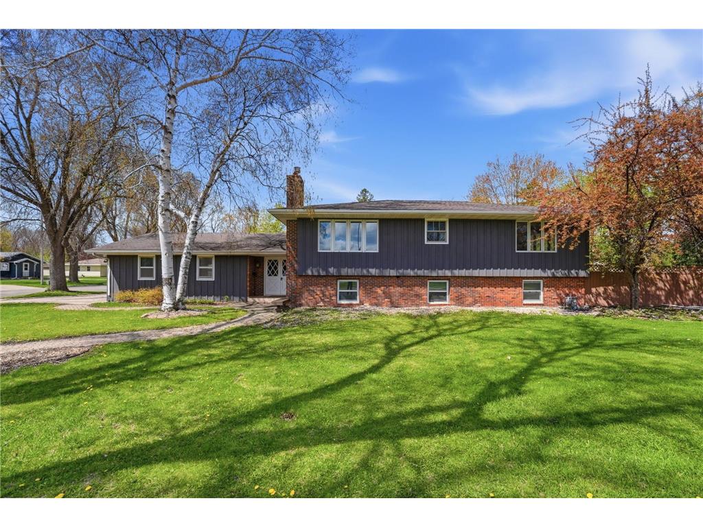 900 13th Avenue SW Willmar MN 56201 7003965 image2