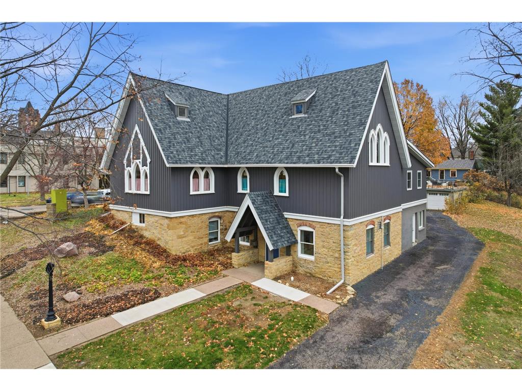 900 4th Street Hudson WI 54016 7021673 image1