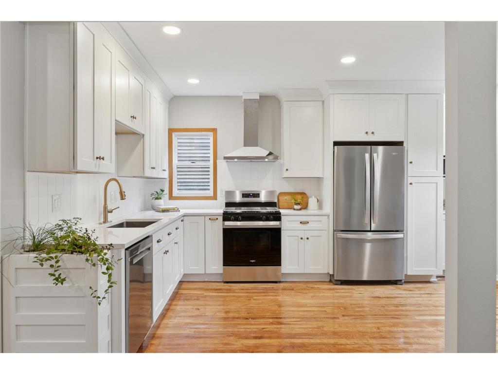 900 E River Terrace Minneapolis MN 55414 6793592 image2