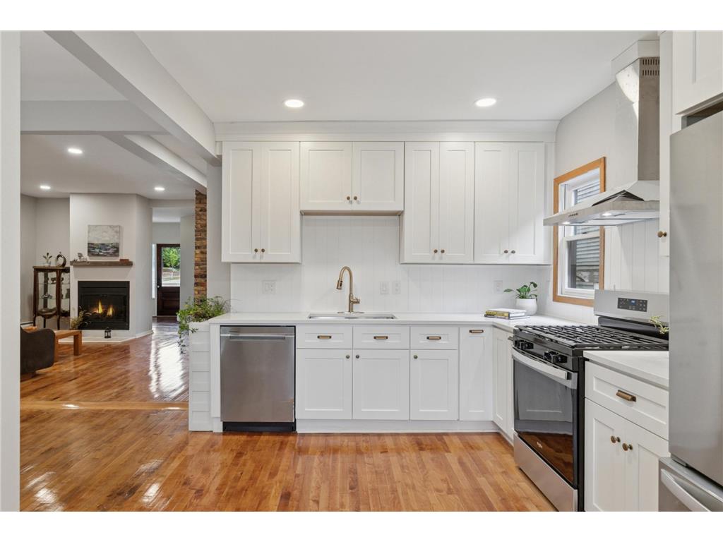 900 E River Terrace Minneapolis MN 55414 7019305 image4