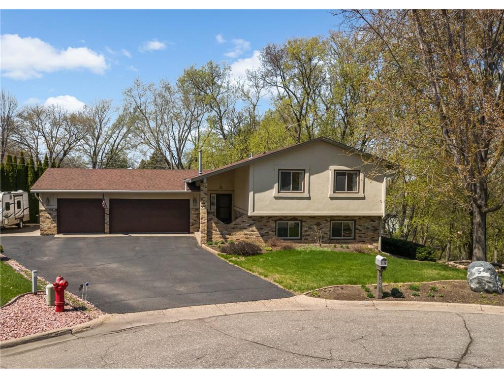900 Garrison Court Burnsville MN 55337 7048433 image1