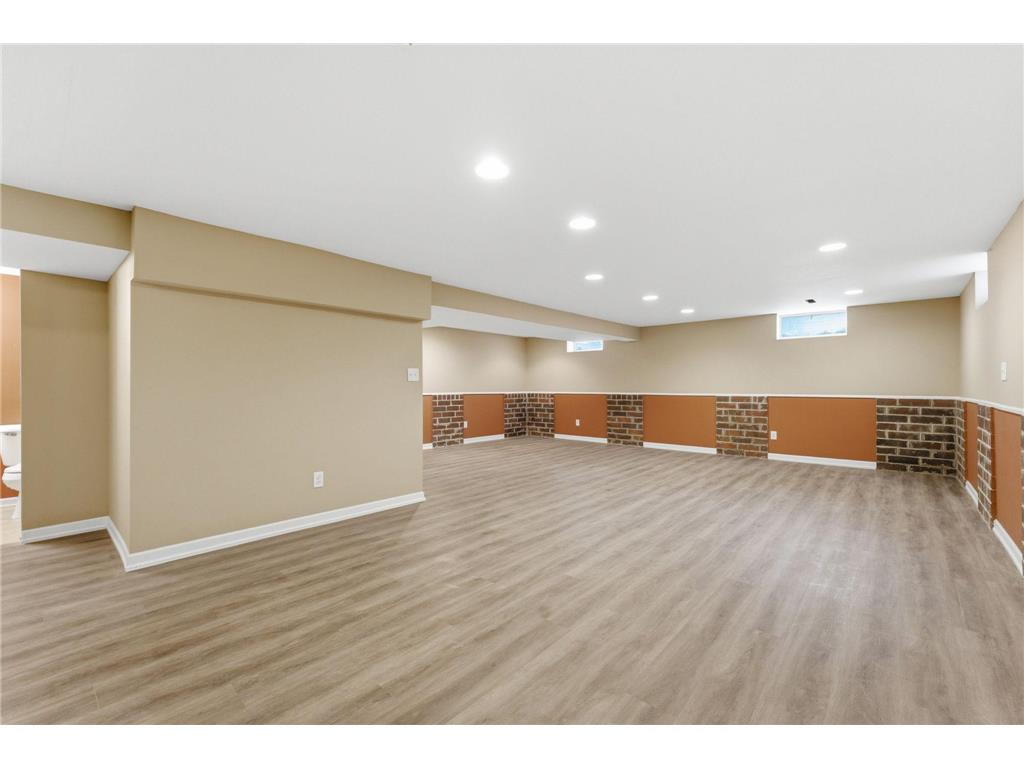 900 Green Street Hudson WI 54016 7053221 image29