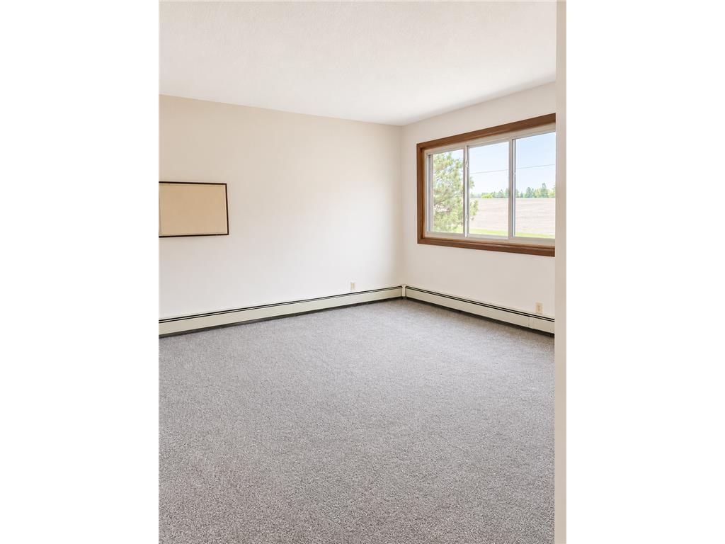 900 Hengen Street #202 Fairmont MN 56031 7057614 image2
