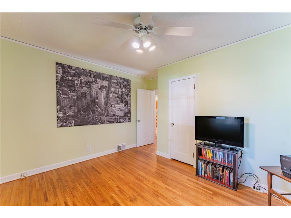 900 Hoyt Avenue W Saint Paul MN 55117 7037063 image24