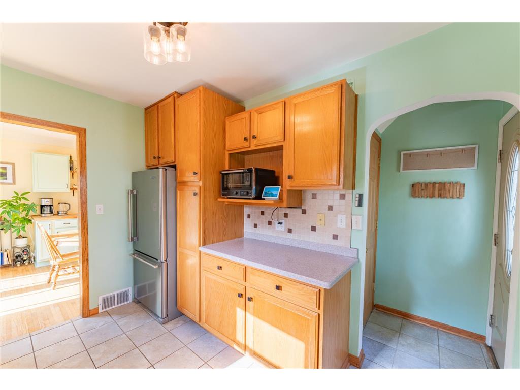 900 Hoyt Avenue W Saint Paul MN 55117 7037063 image28