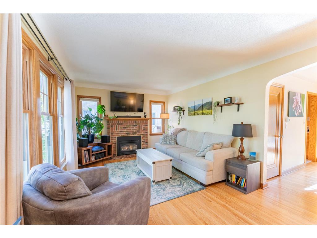 900 Hoyt Avenue W Saint Paul MN 55117 7037063 image3