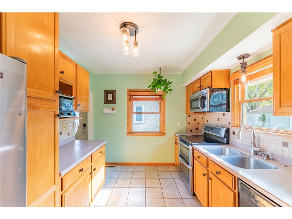 900 Hoyt Avenue W Saint Paul MN 55117 7037063 image30