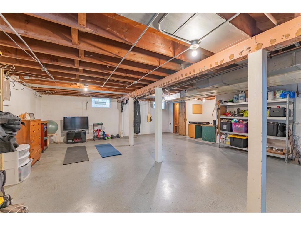 900 Hoyt Avenue W Saint Paul MN 55117 7037063 image39