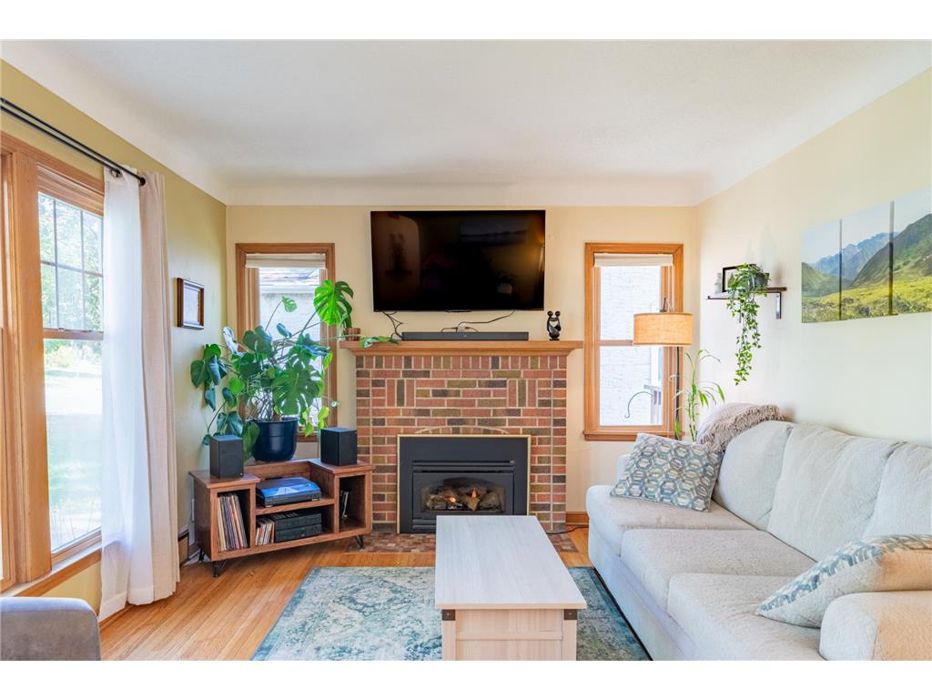 900 Hoyt Avenue W Saint Paul MN 55117 7037063 image4